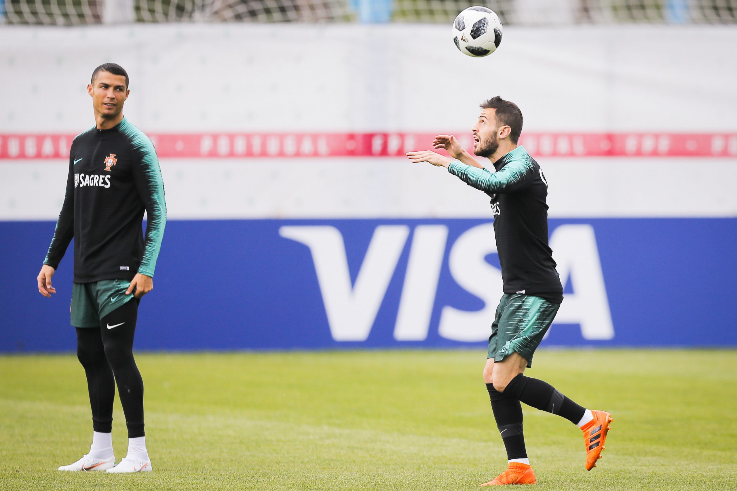 Bernardo Silva : "Cristiano en veut toujours plus, même à l'entrainement" Bernardo Silva et Cristiano Ronaldo à l'entrainement
