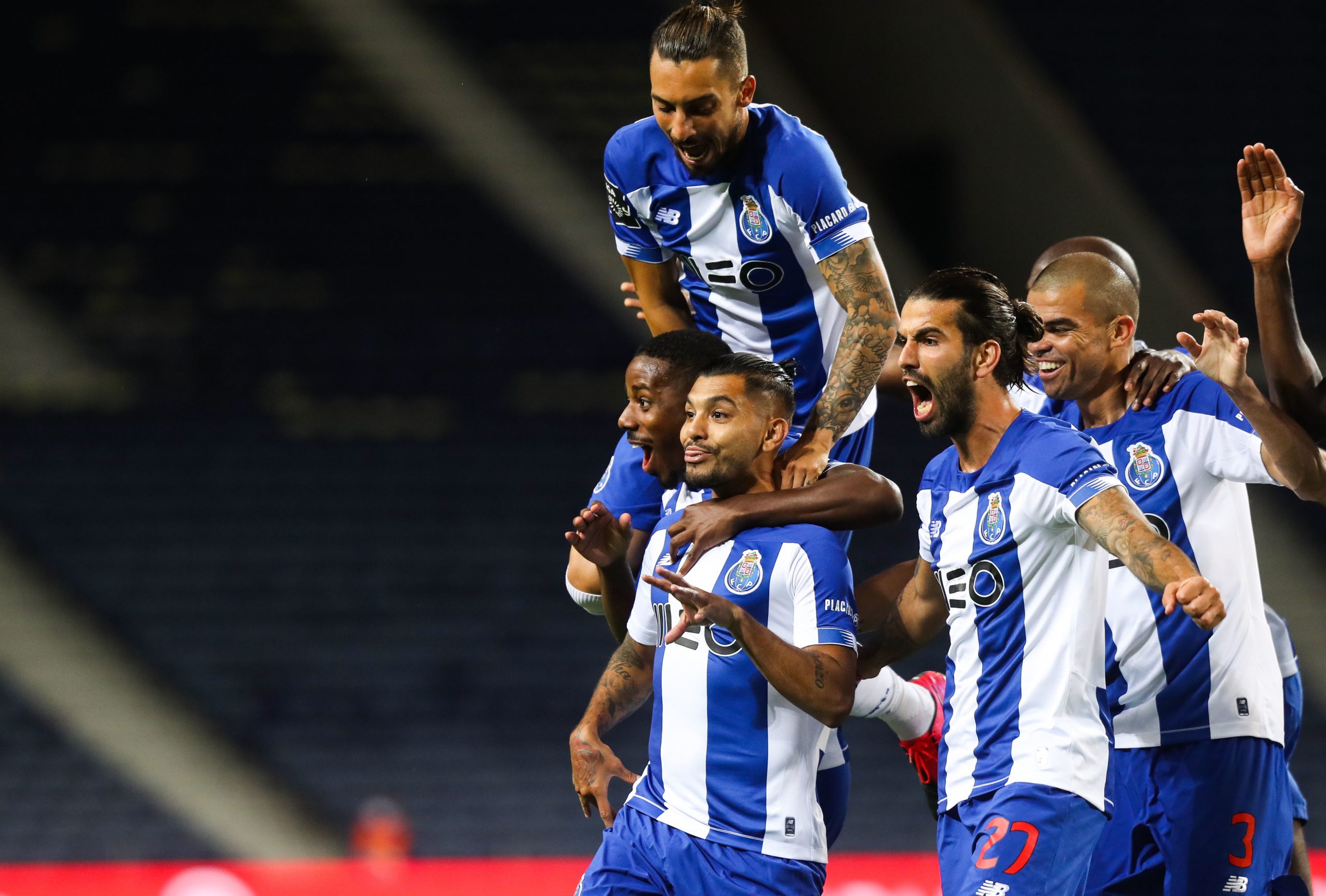 FC Porto : Corona auteur d'un spectaculaire but face au Marítimo (Vidéo) Corona avec le FC Porto face à Maritimo