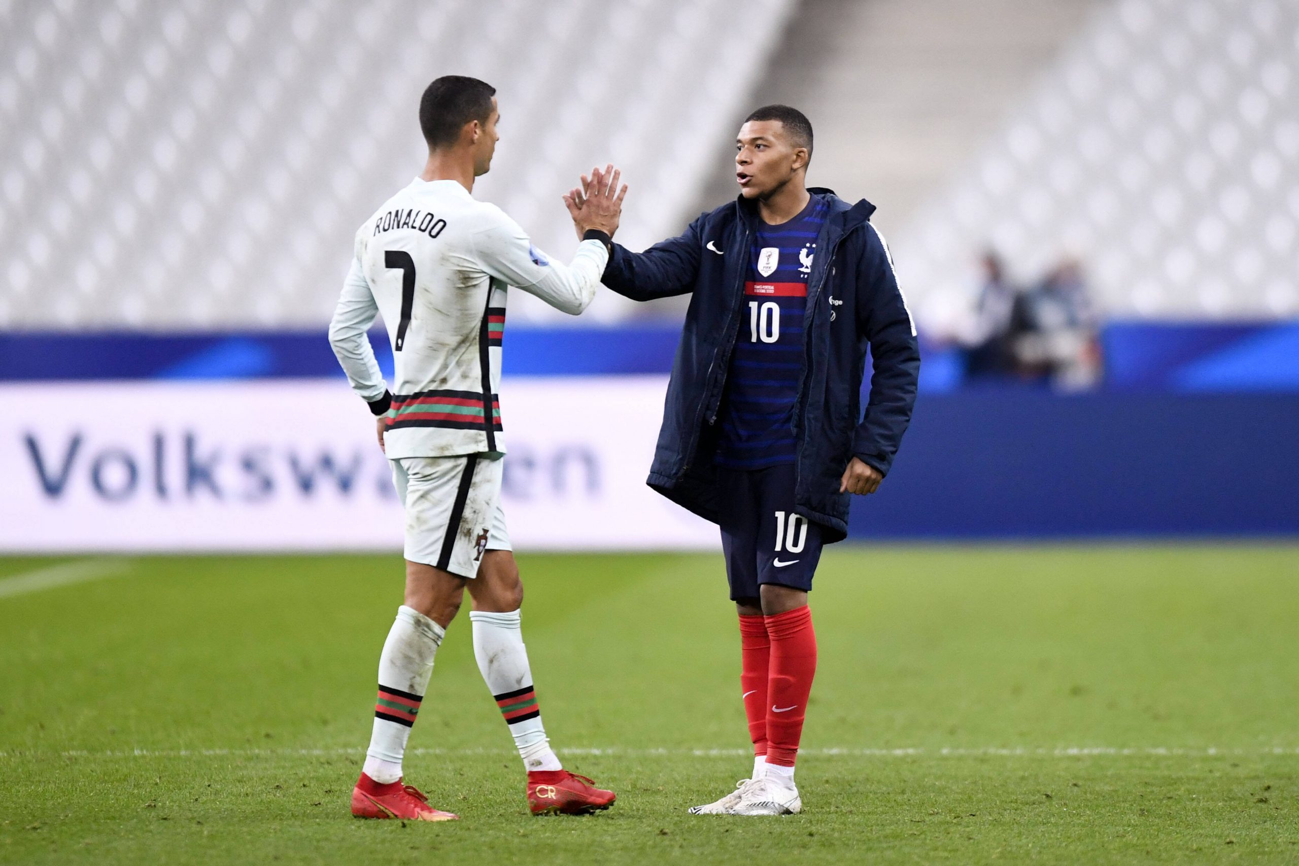 Cristiano Ronaldo et Kylian Mbappé pendant France - Portugal
