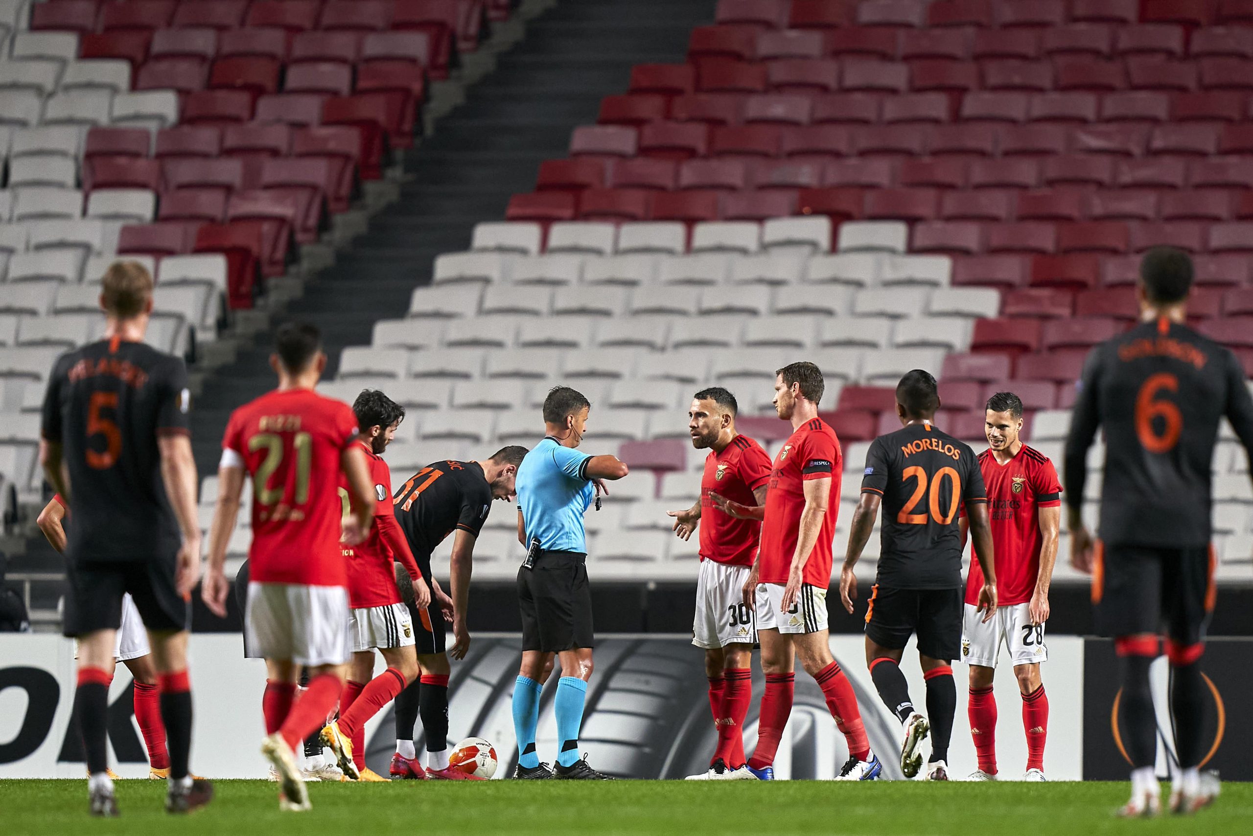 SL Benfica - Glasgow Rangers : Rùben Dias Ou L’être Manquant