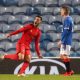 Glasgow Rangers - Benfica : le bus contre la charrette Glasgow Rangers - Benfica : le bus contre la charrette