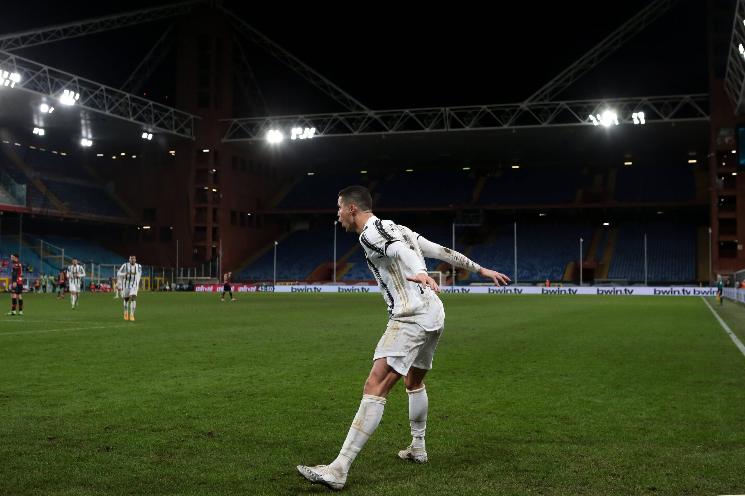 Cristiano Ronaldo remporte le Golden Foot 2020 Cristiano Ronaldo