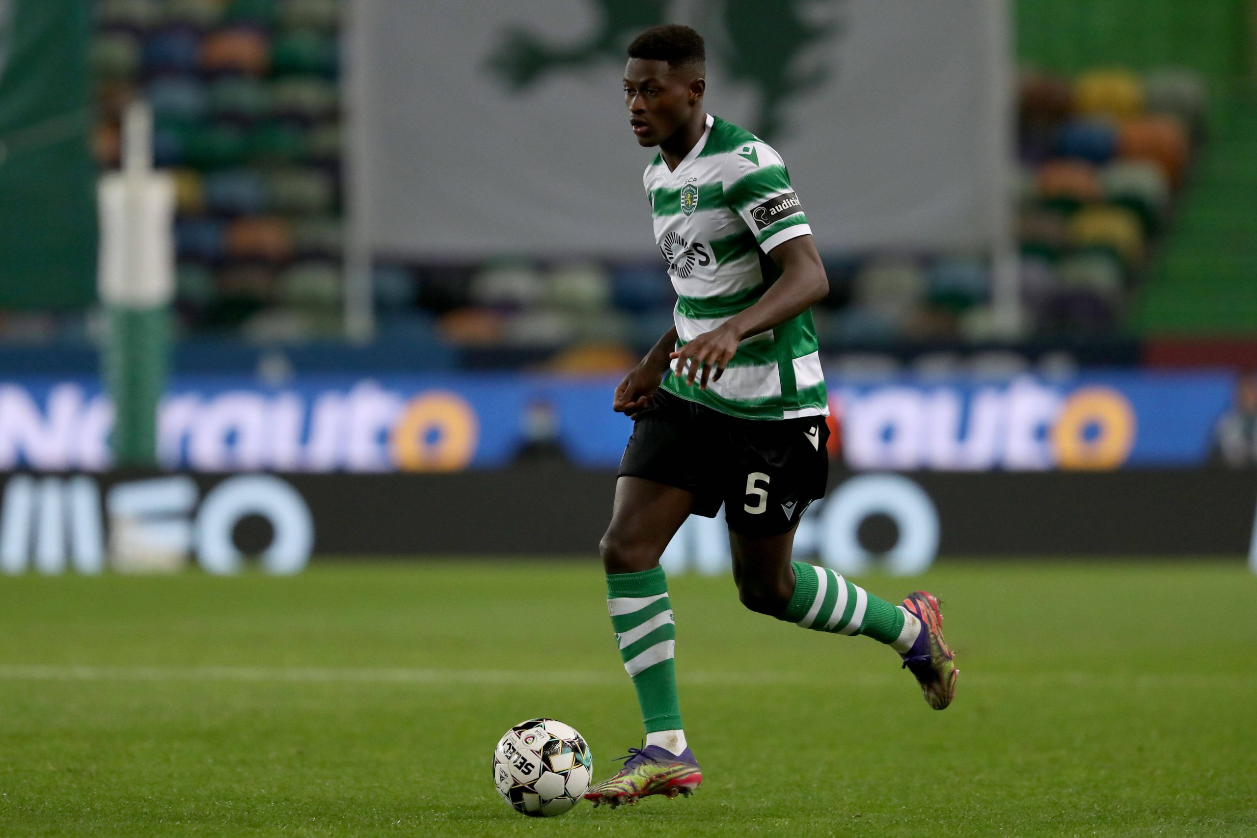 L'AC Milan cible une jeune pépite portugaise du Sporting CP nuno mendes Sporting cp