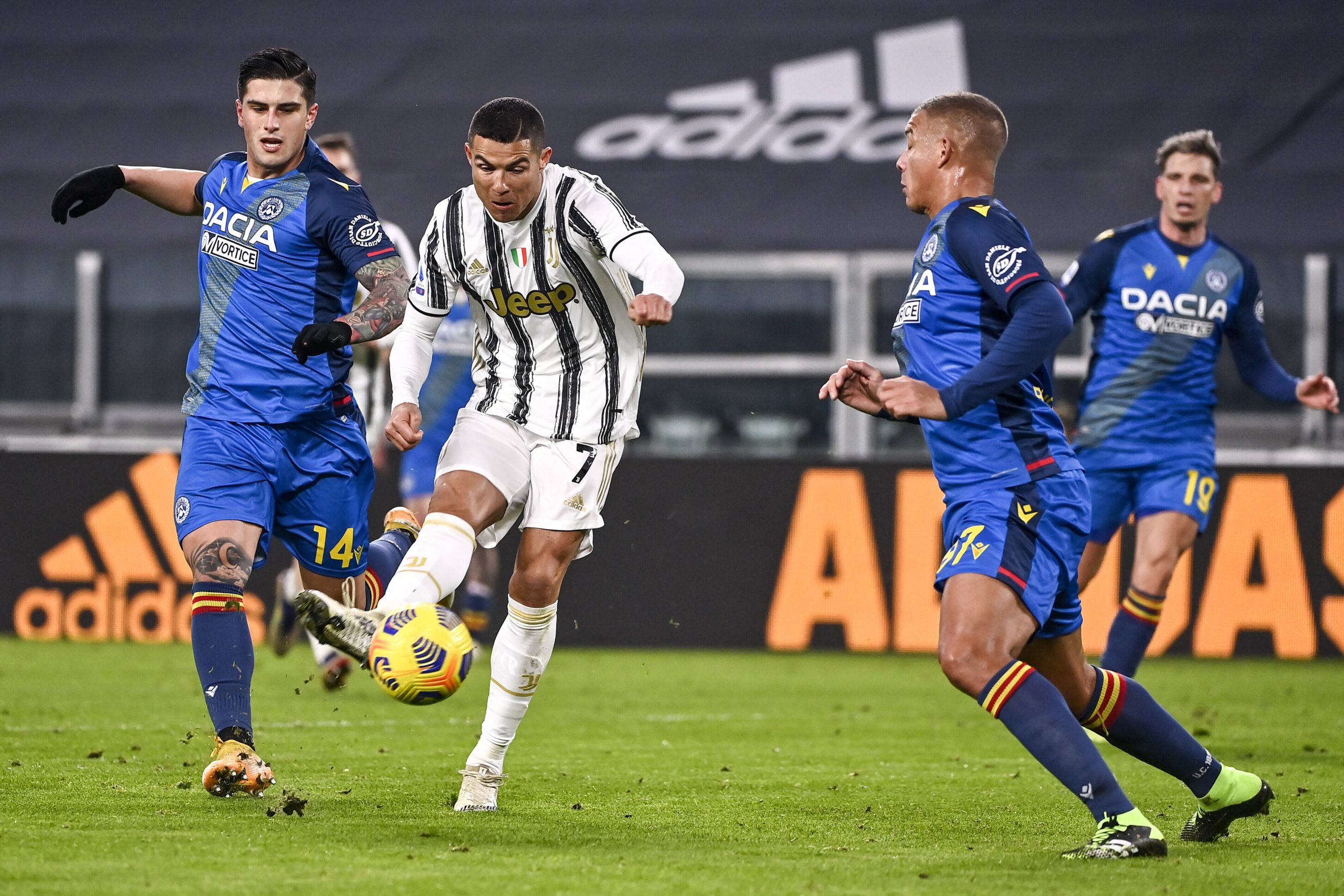 Cristiano Ronaldo : par-delà les légendes Cristiano Ronaldo : par-delà les légendes