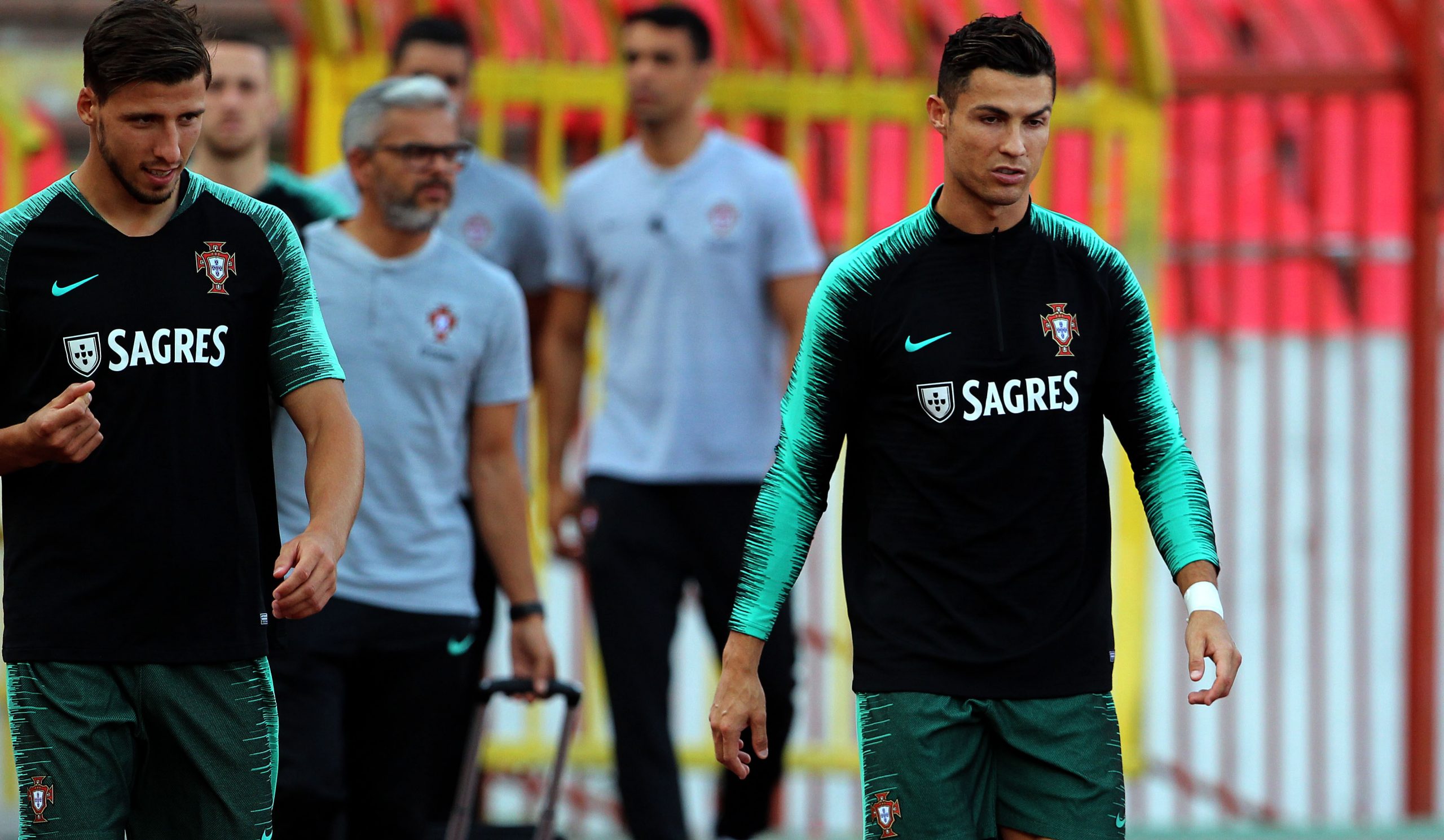 Ruben Dias : "Cristiano Ronaldo est le numéro 1" Ruben Dias et Cristiano Ronaldo