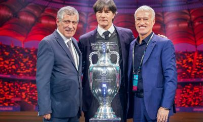 Fernando Santos, Joachim Low et Didier Deschamps avec le trophée de l'EURO 2021