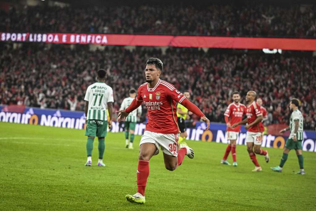 Vidéo : Le Premier But De Marcos Leonardo Avec Benfica